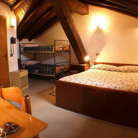 Hotel Rondanino Lanzo dʼIntelvi Exteriör bild