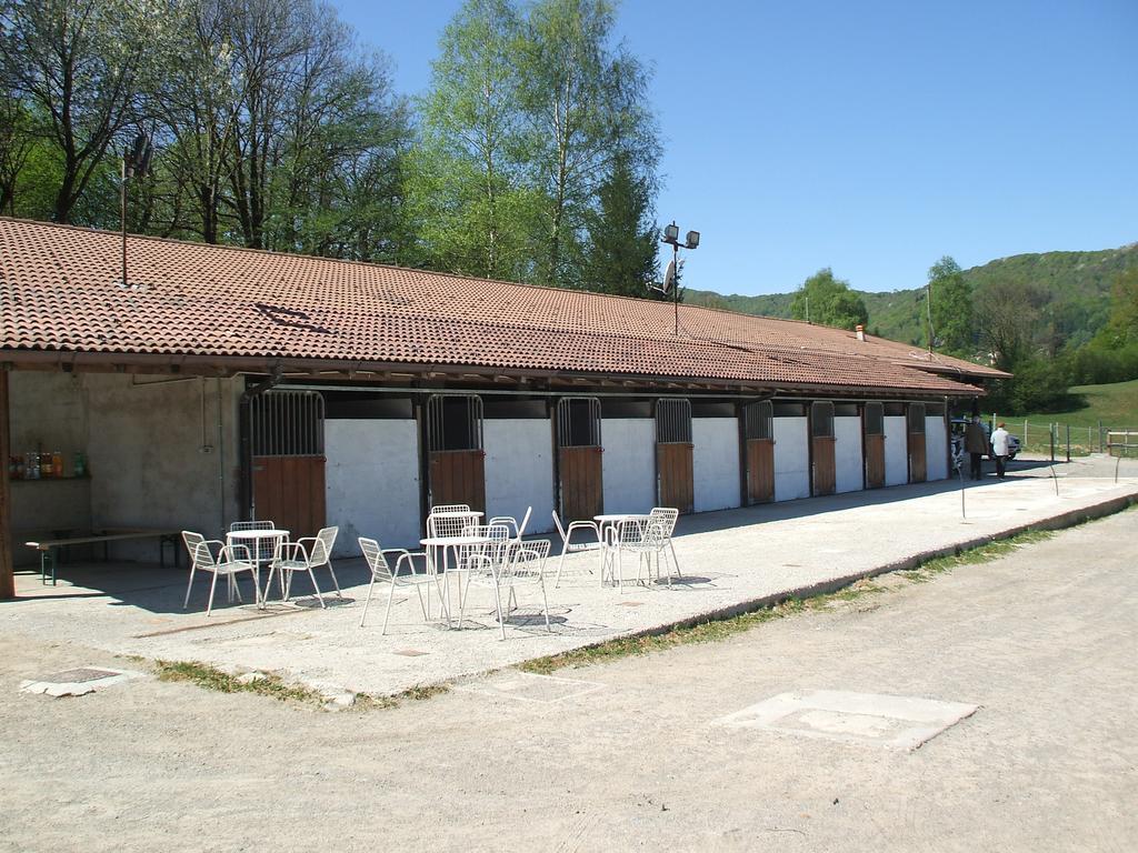 Hotel Rondanino Lanzo dʼIntelvi Exteriör bild