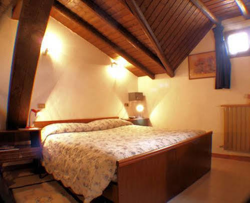 Hotel Rondanino Lanzo dʼIntelvi Exteriör bild